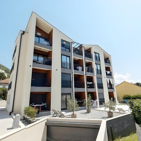 Fides Stylish Apartments Tivat With Pool Ngoại thất bức ảnh