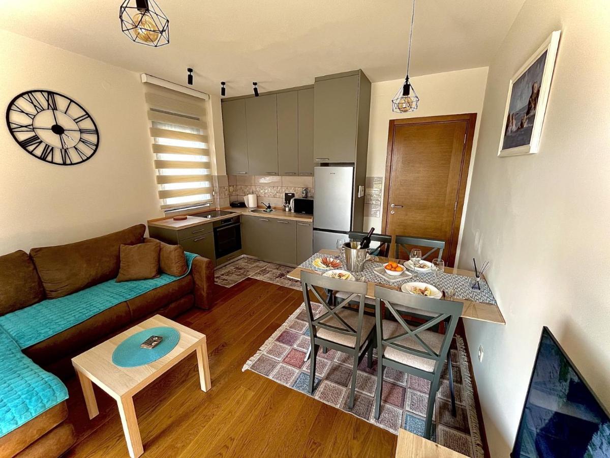 Fides Stylish Apartments Tivat With Pool Ngoại thất bức ảnh