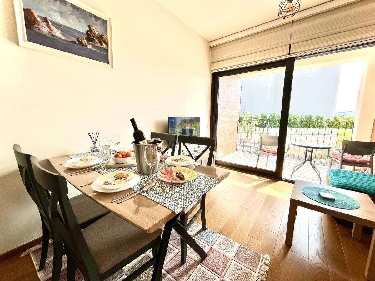 Fides Stylish Apartments Tivat With Pool Ngoại thất bức ảnh